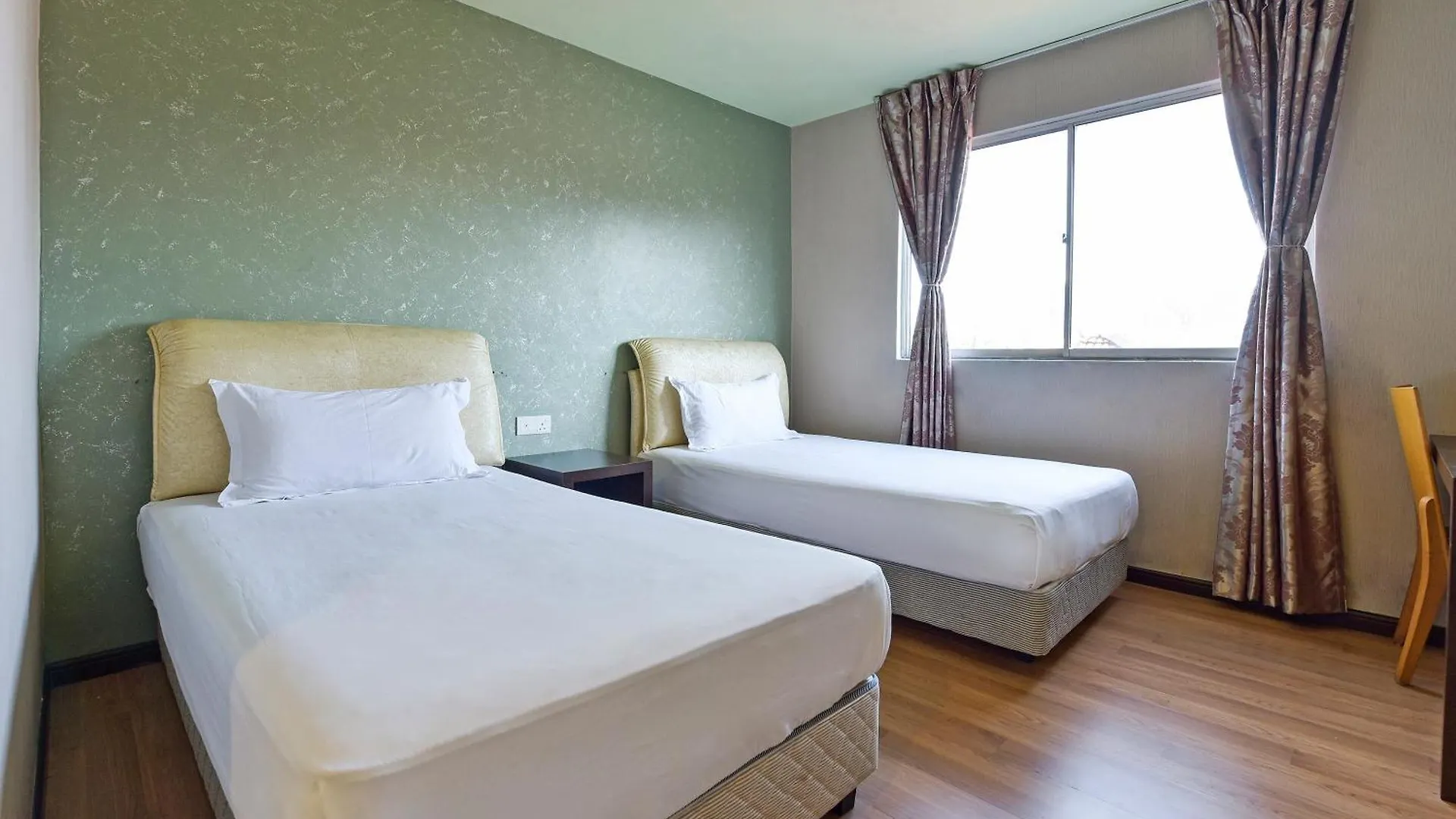 Grand Ct Hotel